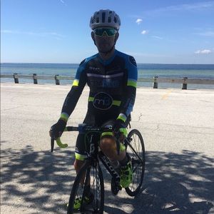 Meet your Posher, Tomas